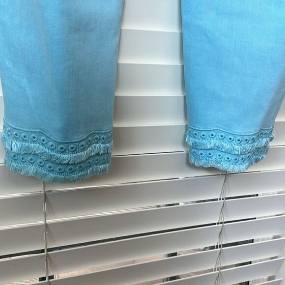 Chicos size 4 so slimming girlfriend slim leg crop pants - Picture 7 of 12